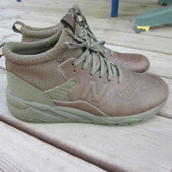 Brand New NEW BALANCE 580 REVlite Re-Engineered Mid Top Olive Sneaker Boots - 9 - Picture 1 of 10